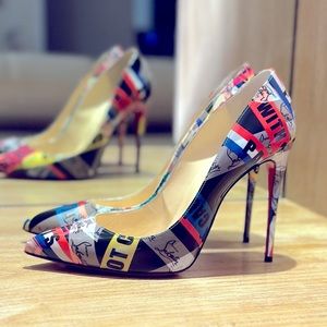 Pre-Loved Christian Louboutin! Pigalle Follies: "Emily in Paris"
Shoes IT 39